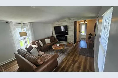 285 Walnut Boulevard, Lewis Center, OH 43035 - Photo 3