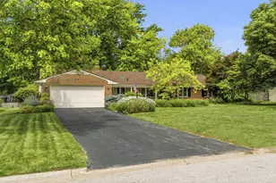 3795 Surrey Hill Pl, Upper Arlington, OH 43220 - Photo 3