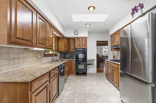 3795 Surrey Hill Pl, Upper Arlington, OH 43220 - Photo 13