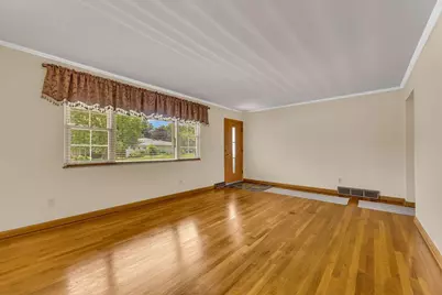 1406 Fahlander Drive N, Columbus, OH 43229 - Photo 9