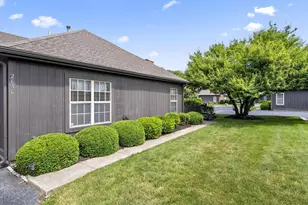 2636 Trottersway Dr, Columbus, OH 43235 - Photo 3