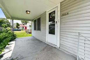 2864 E 9th Ave, Columbus, OH 43219 - Photo 3