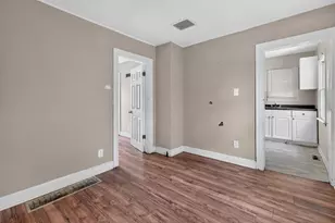 2864 E 9th Ave, Columbus, OH 43219 - Photo 7