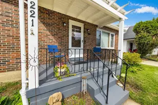221 W Parkwood Ave, Springfield, OH 45506 - Photo 3