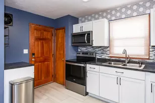 221 W Parkwood Ave, Springfield, OH 45506 - Photo 9
