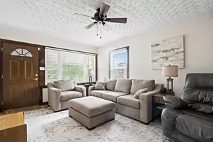 859 Carolyn Ave, Columbus, OH 43224 - Photo 5