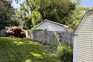 230 E College St, Granville, OH 43023 - Photo 5