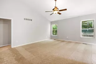 4481 Glenwood Spring Ct, Columbus, OH 43228 - Photo 9