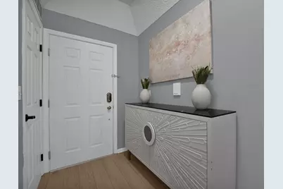 6200 Harbour Pointe #301, Columbus, OH 43231 - Photo 5