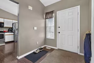 811 Wallinger Dr, Galloway, OH 43119 - Photo 7