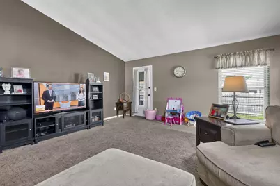 811 Wallinger Drive, Galloway, OH 43119 - Photo 11
