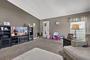 811 Wallinger Dr, Galloway, OH 43119 - Photo 11