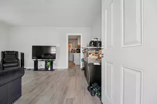2229 Hamilton Ave, Columbus, OH 43211 - Photo 5