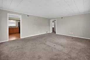 2945 Azelda St, Columbus, OH 43224 - Photo 9