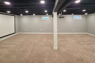 3137 Hillgate Rd, Columbus, OH 43207 - Photo 33