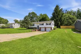 2520 Douglas Dr, Zanesville, OH 43701 - Photo 41