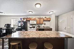 1549 Briarwood Ave, Columbus, OH 43211 - Photo 17
