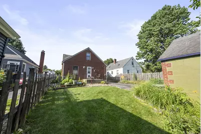 665 E Royal Forest Boulevard, Columbus, OH 43214 - Photo 5