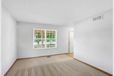 4477 Knoll Crest Drive, Grove City, OH 43123 - Photo 5