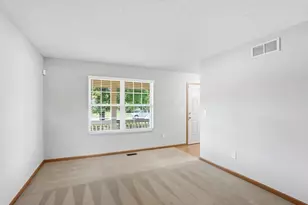 4477 Knoll Crest Dr, Grove City, OH 43123 - Photo 5
