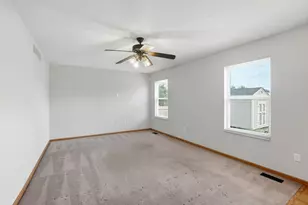 4477 Knoll Crest Dr, Grove City, OH 43123 - Photo 19