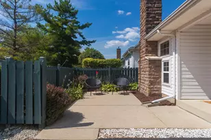 2436 Warm Springs Dr, Hilliard, OH 43026 - Photo 3
