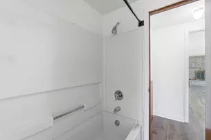 796 Drummond Ct, Columbus, OH 43214 - Photo 35
