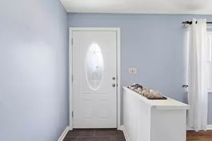 796 Drummond Ct, Columbus, OH 43214 - Photo 5