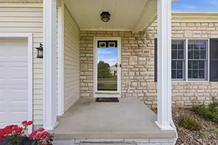403 Sycamore Creek St, Pickerington, OH 43147 - Photo 5