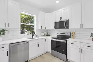 463 N Champion Ave, Columbus, OH 43203 - Photo 1