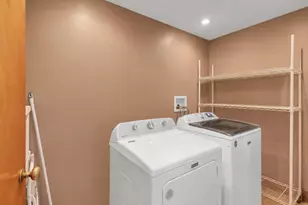 521 E Johnstown Rd, Columbus, OH 43230 - Photo 19