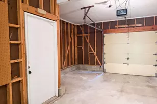 1677 Moravian St, Columbus, OH 43220 - Photo 37