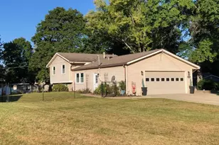 11 Avon Dr, Lexington, OH 44904 - Photo 3