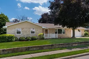 36 W 9th St, Dresden, OH 43821 - Photo 1