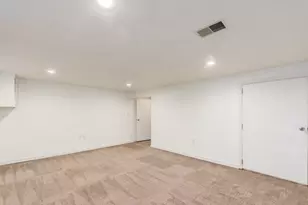 619 Dlyn St, Columbus, OH 43228 - Photo 21