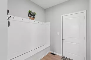 2729 Henshaw Dr, Delaware, OH 43015 - Photo 17