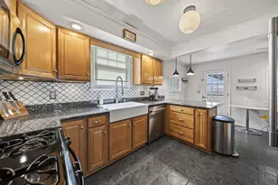 395 Brevoort Rd, Columbus, OH 43214 - Photo 17