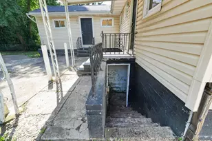 1217 Smith Rd, Columbus, OH 43207 - Photo 7