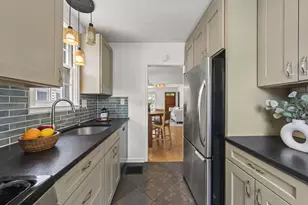 105 E Royal Forest Blvd, Columbus, OH 43214 - Photo 11