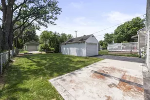 105 E Royal Forest Blvd, Columbus, OH 43214 - Photo 31