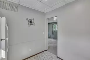 4896 Sullivant Ave, Columbus, OH 43228 - Photo 37