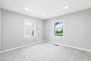 949 E 19th Ave, Columbus, OH 43211 - Photo 19