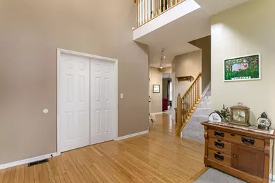 6025 Manshire Court, Galloway, OH 43119 - Photo 5