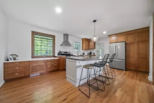 972 Thomas Ln, Columbus, OH 43220 - Photo 5