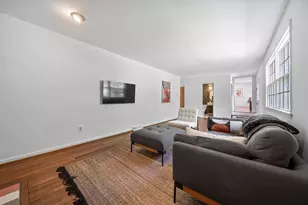 972 Thomas Ln, Columbus, OH 43220 - Photo 13