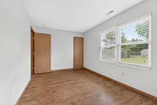 3885 Farm Brook Ln, Columbus, OH 43204 - Photo 21