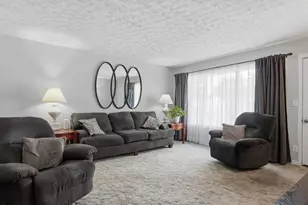 1096 Moncrief Ave, Columbus, OH 43207 - Photo 3