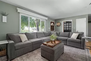 1102 Kennington Ave, Columbus, OH 43220 - Photo 11