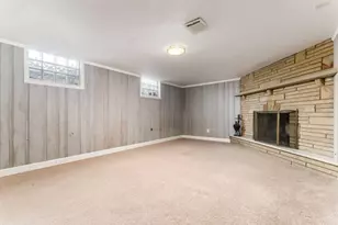 181 Village Dr, Columbus, OH 43214 - Photo 31