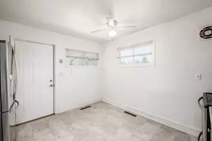 2250 Brentnell Ave, Columbus, OH 43211 - Photo 9